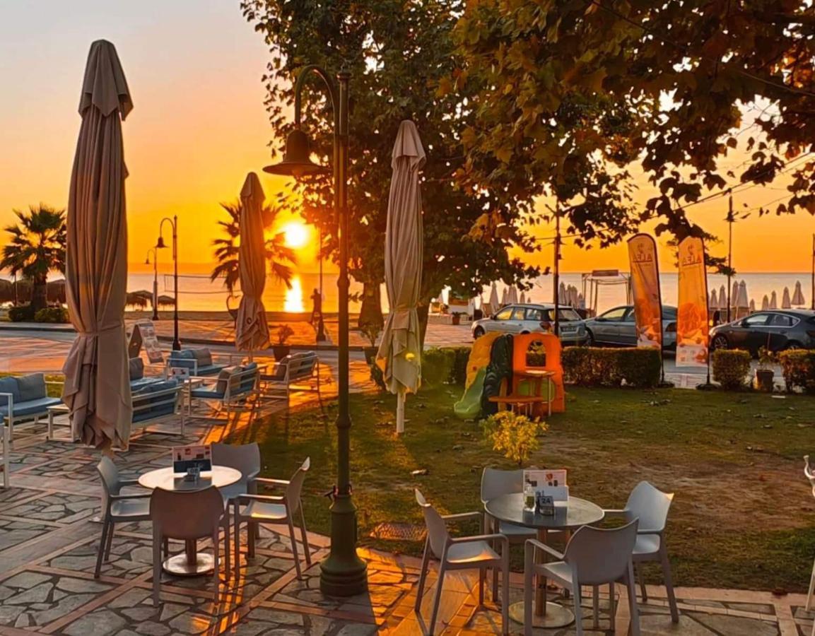 Amalia Mare Sea View & Beach Cafe - Bistro Nea Vrasna Exterior photo