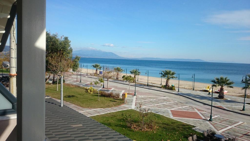 Amalia Mare Sea View & Beach Cafe - Bistro Nea Vrasna Room photo