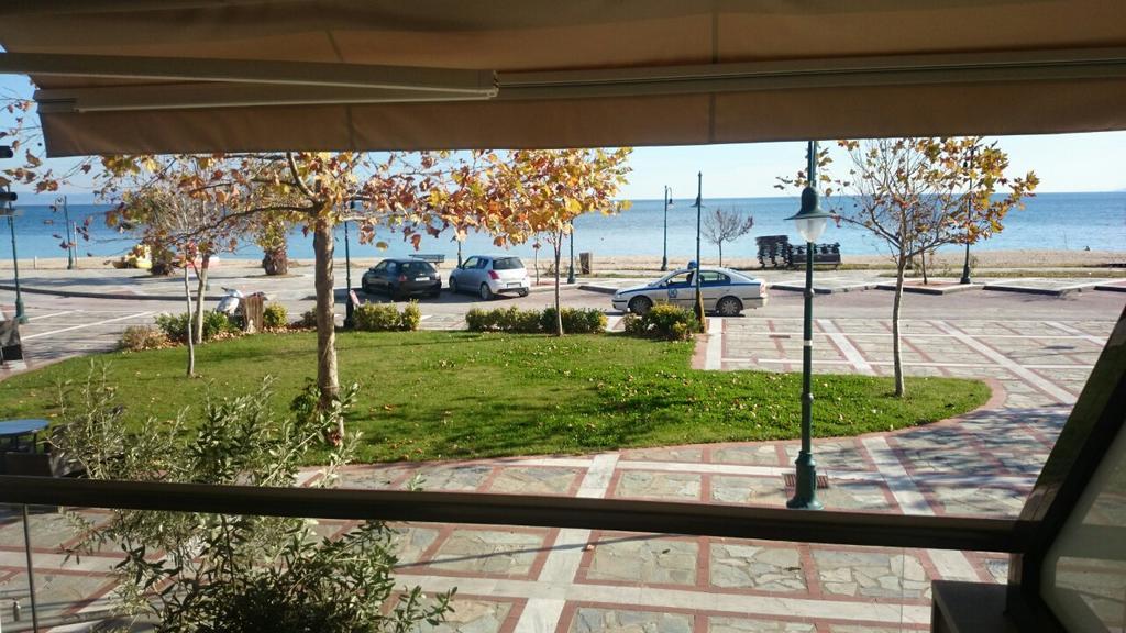 Amalia Mare Sea View & Beach Cafe - Bistro Nea Vrasna Room photo