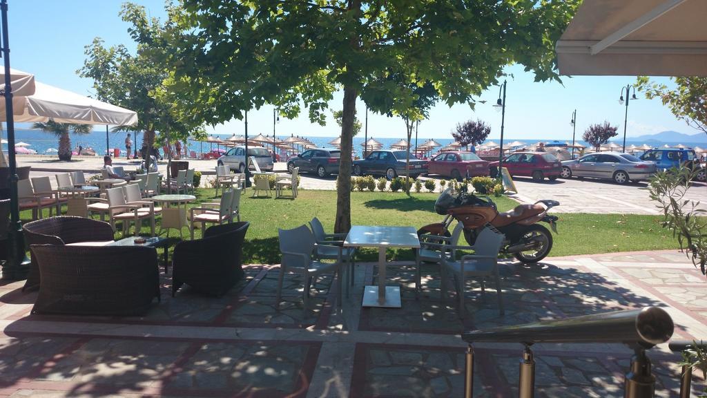 Amalia Mare Sea View & Beach Cafe - Bistro Nea Vrasna Exterior photo